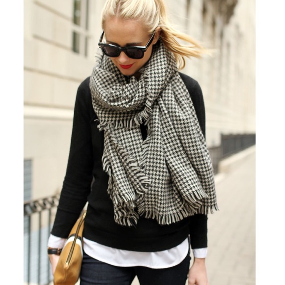 •houndstooth blanket scarf/Poncho• - Picture 2 of 4
